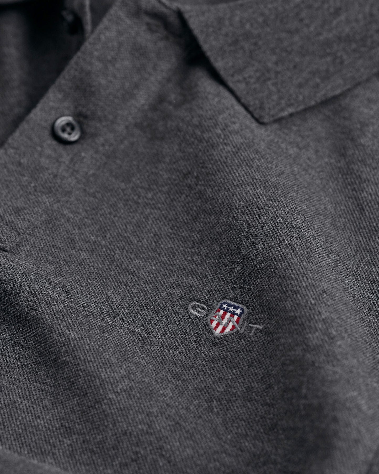 Polo en piqué coupe droite à écusson