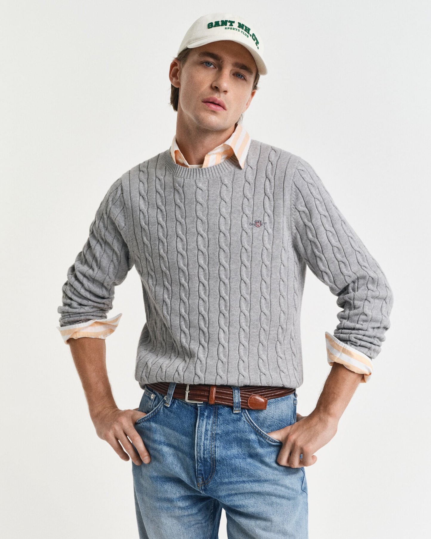 Pull en maille torsadée de coton à col rond