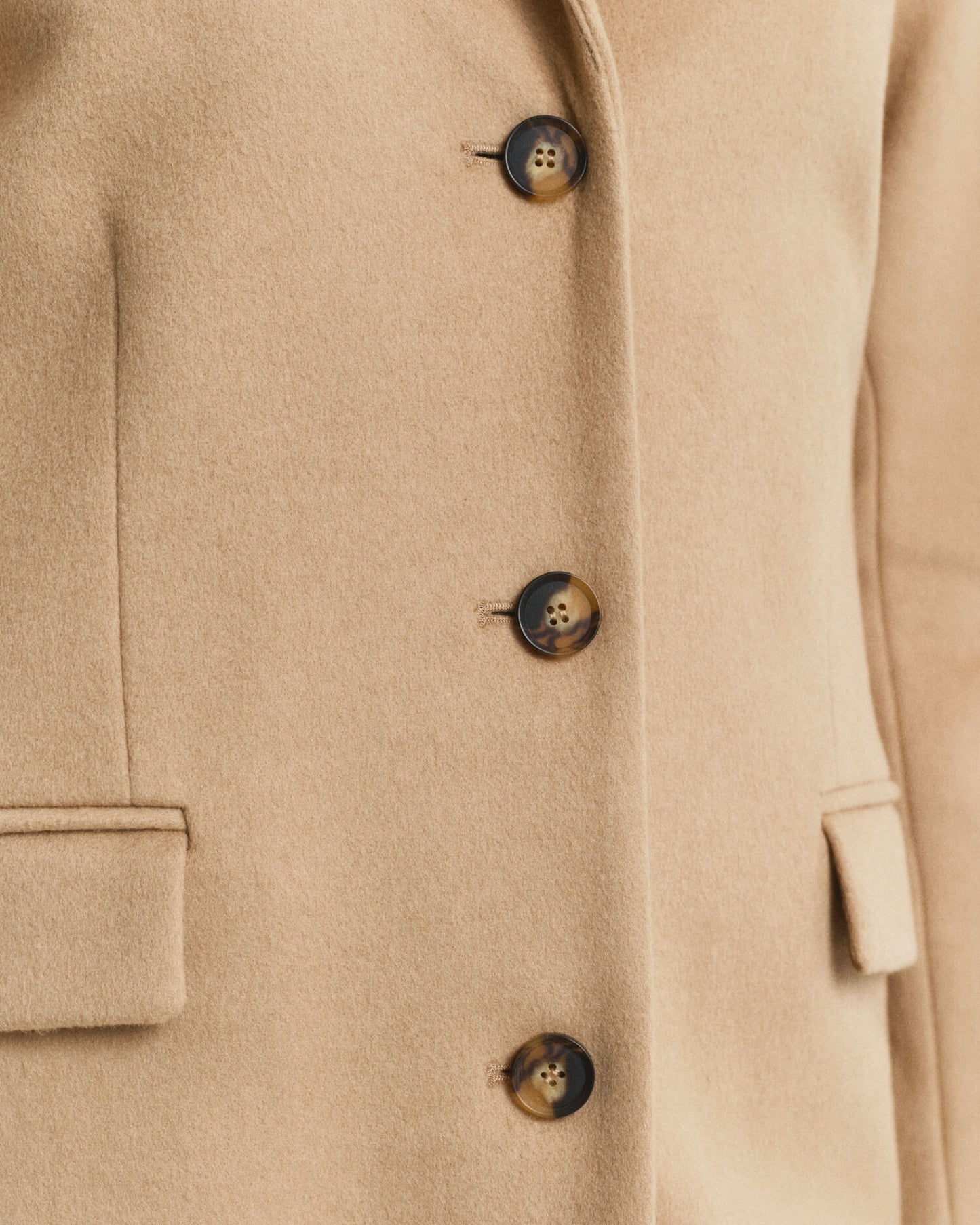Manteau en laine mélangée coupe classique