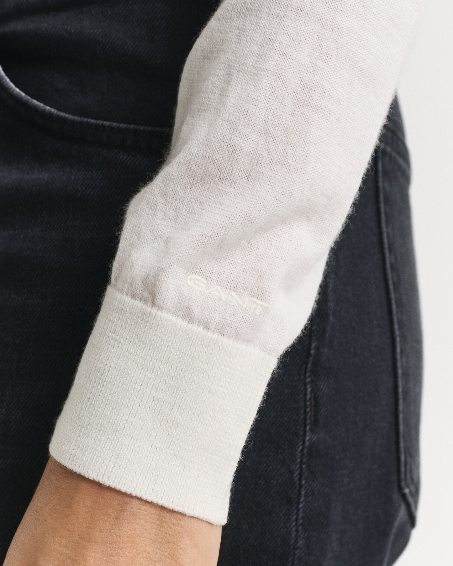 Pullover aus extrafeiner Merinowolle mit V-Ausschnitt