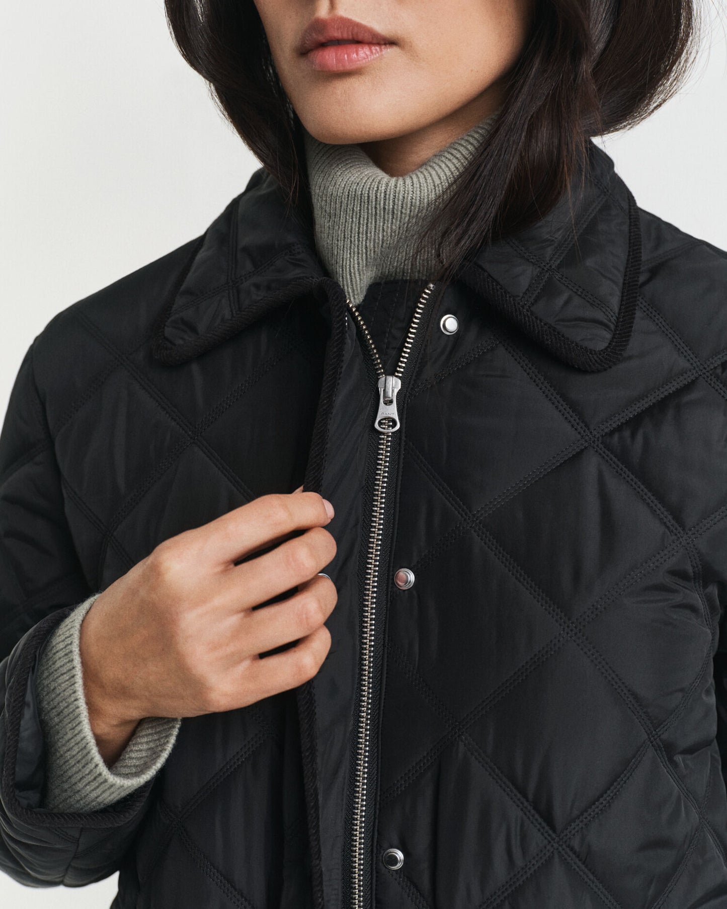 Gesteppte Jacke mit Kordbesatz