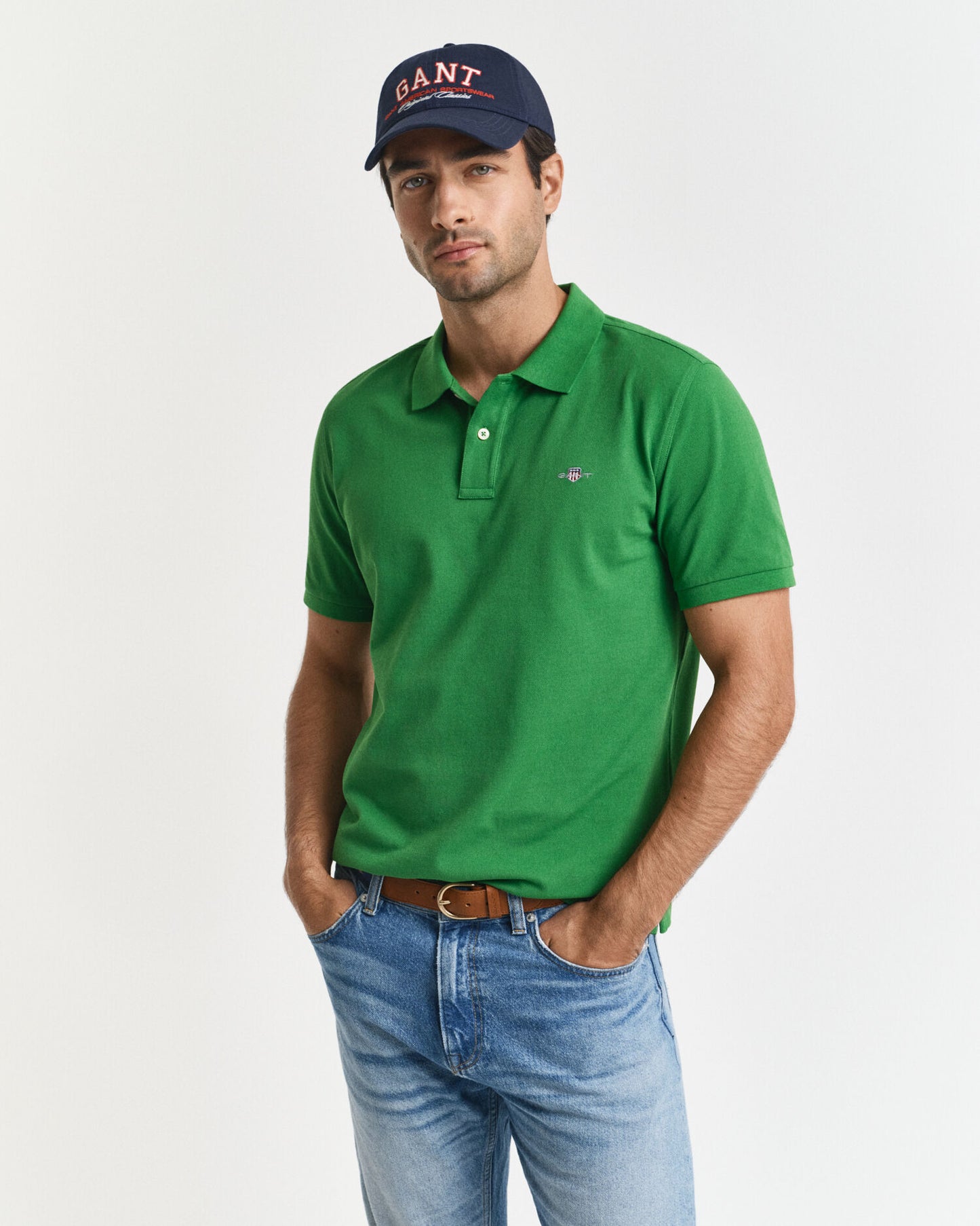 Regular Fit Polohemd mit Schild-Logo aus Piqué