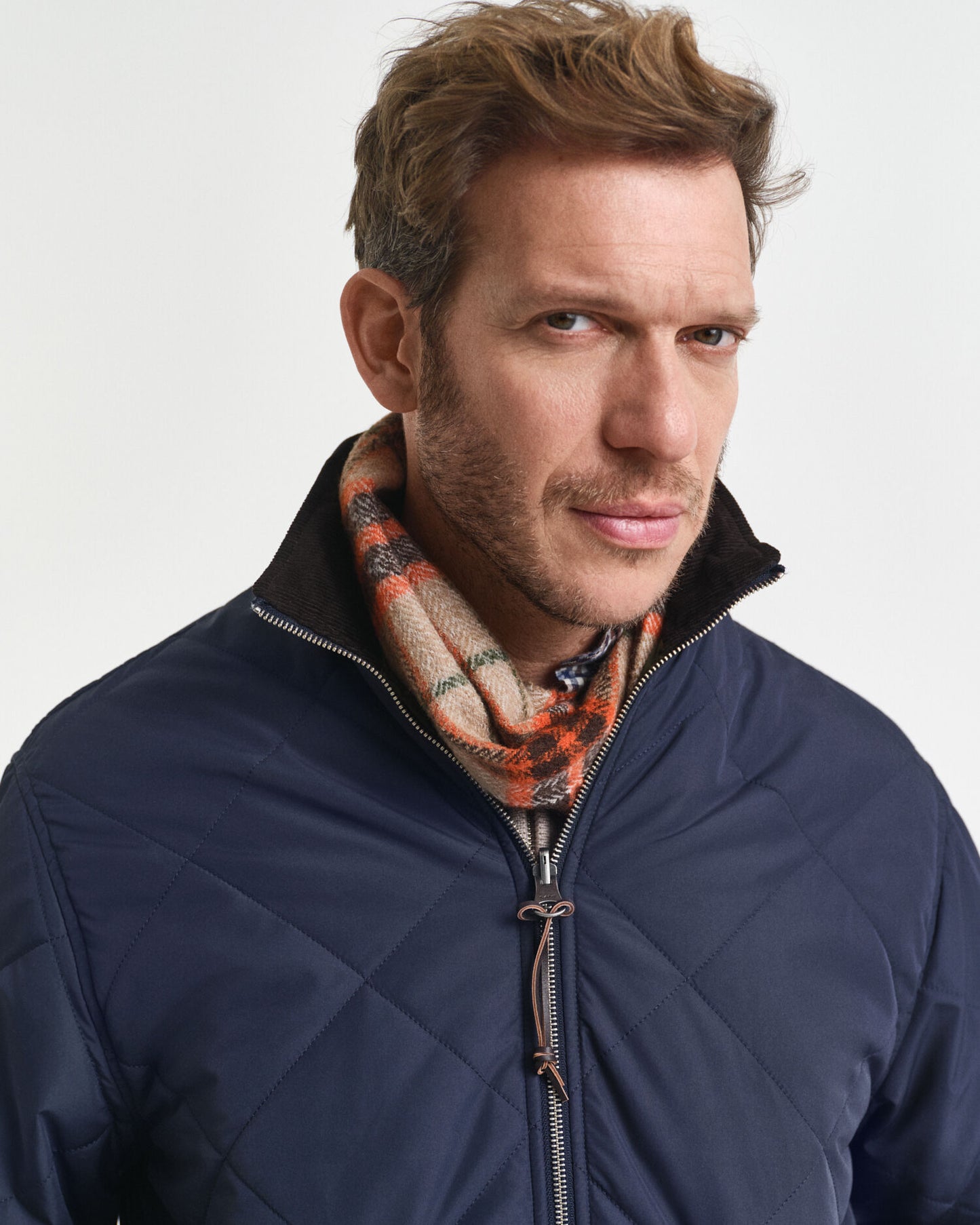 Veste à col montant réversible