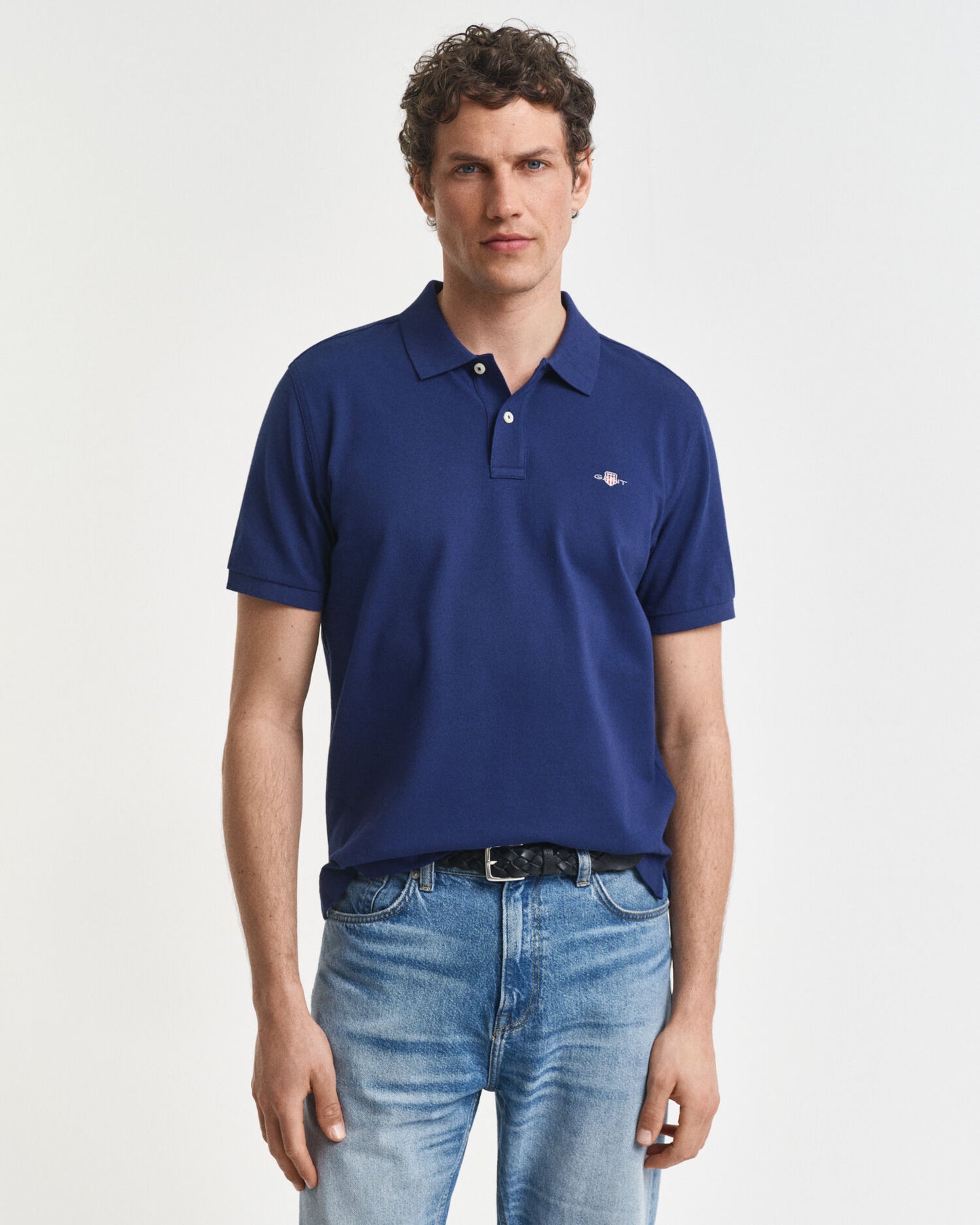 Regular Fit Polohemd mit Schild-Logo aus Piqué