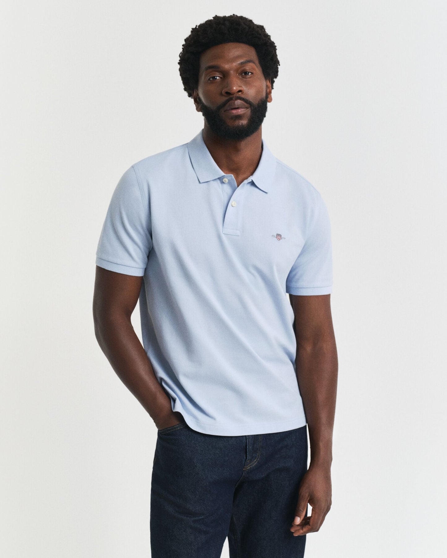 Polo en piqué coupe droite à écusson