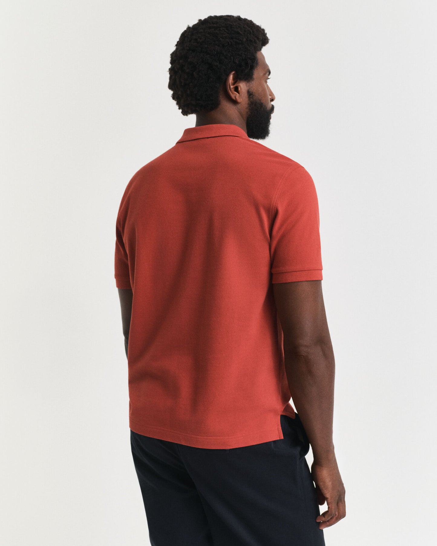 Regular Fit Polohemd mit Schild-Logo aus Piqué