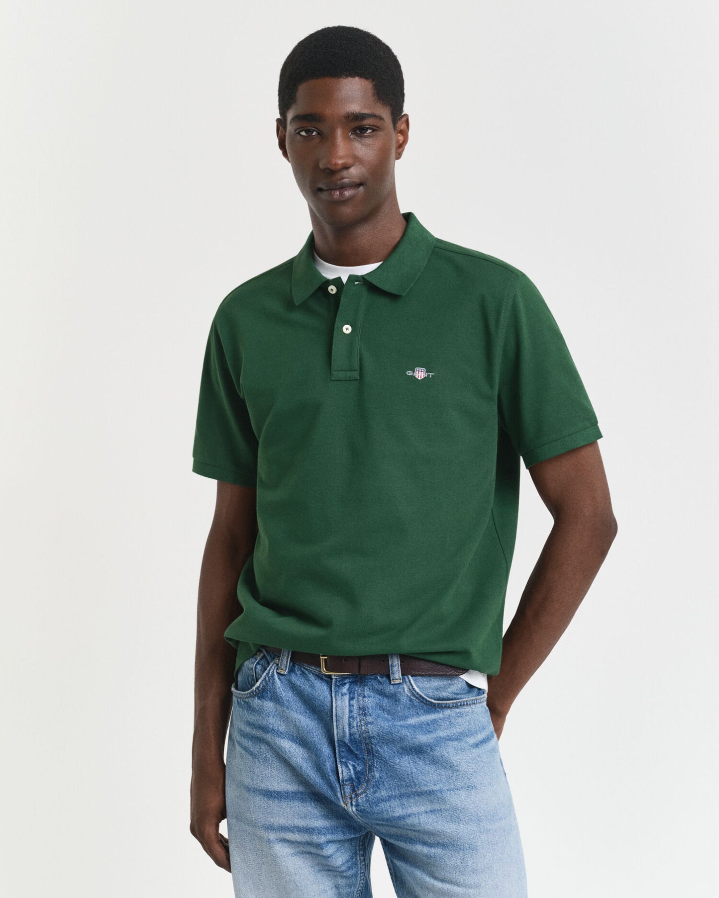 Regular Fit Polohemd mit Schild-Logo aus Piqué