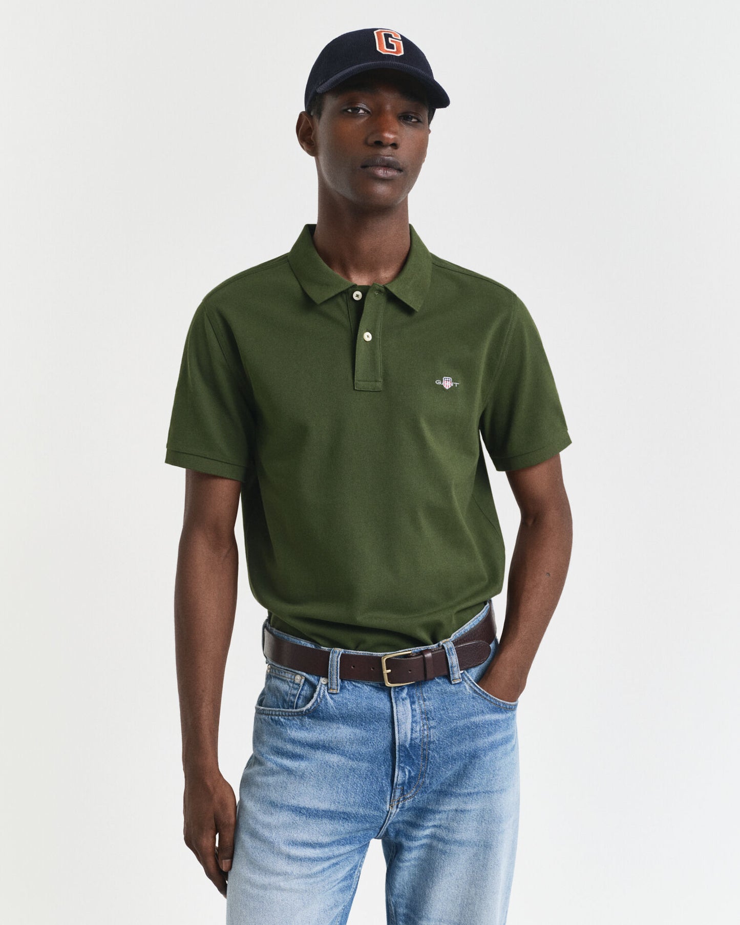 Regular Fit Polohemd mit Schild-Logo aus Piqué